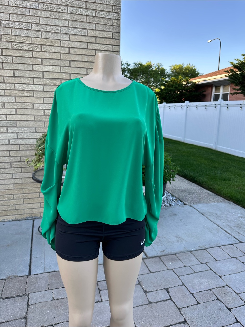 Amanda Uprichard Pullover Blouse Kelly Green Ruched Long Sleeves size M